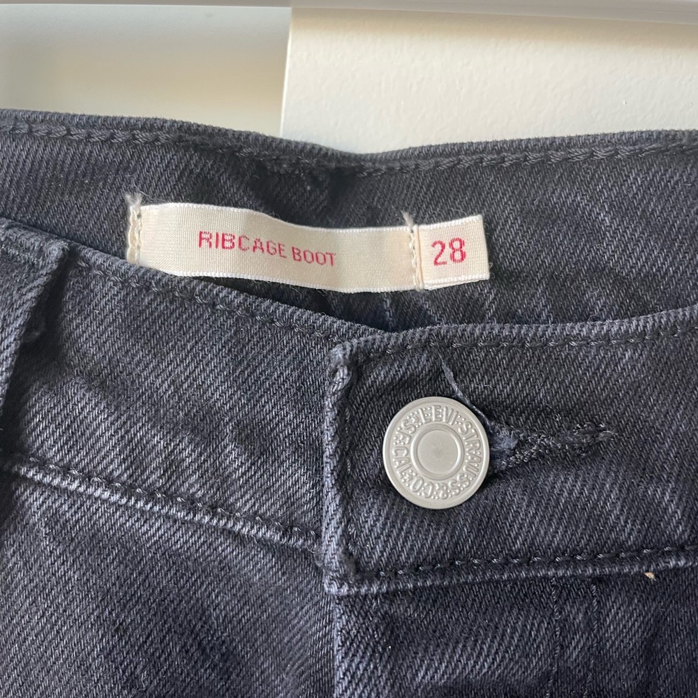 Levi's Women's Ribcage Bootcut Jeans in Black Size 28 - Picture 6 of 8
